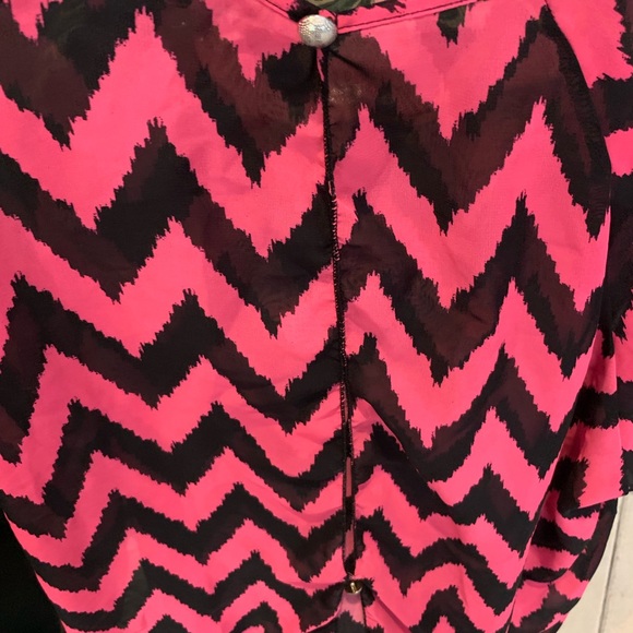 Chevron Design, Fun blouse. - Picture 2 of 5